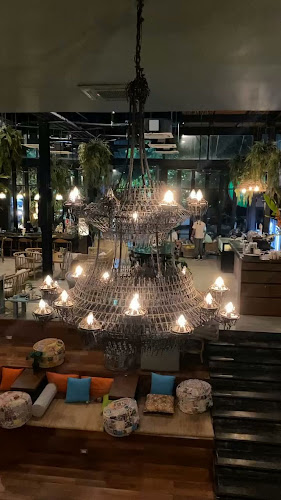 Hern Coffee and Bistro - การบริการอาหารและที่พัก