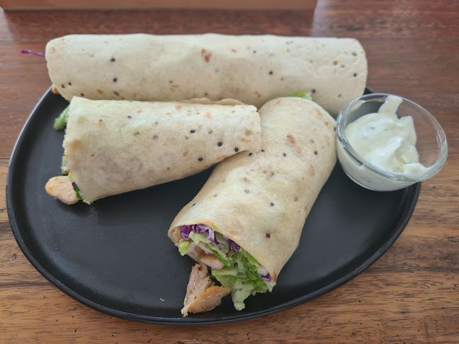 Tamar Bakery and Restaurant - การบริการอาหารและที่พัก