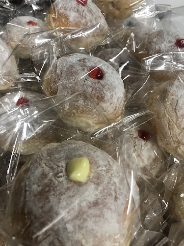 พล เบเกอรี่ - การบริการอาหารและที่พัก