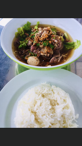 Opinii despre ราชาก๋วยเตี๋ยวหมูตุ๋น-เนื้อตุ๋น(หัวมุมตลาดพระรูปคลองสอง) în อำเภอธัญบุรี - การบริการอาหารและที่พัก