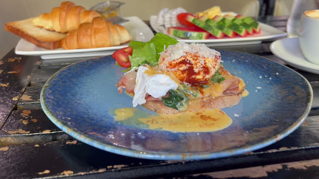 KIRI burger & bowl , kata beach