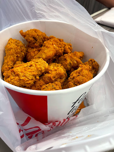 Opinii despre KFC ROBINSON CHANTHABURI în อำเภอเมืองจันทบุรี - การบริการอาหารและที่พัก