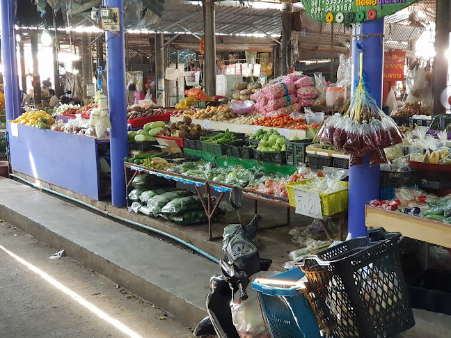 Opinii despre Laem Din Market ตลาดแหลมดิน în อำเภอเกาะสมุย - การบริการอาหารและที่พัก