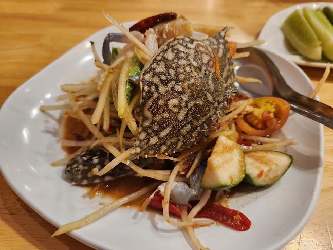 ตำ เต็ม โต๊ะ (สาขาเซ็นทรัลระยอง) - เมือง