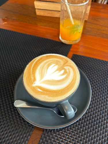 Opinii despre So French Restaurant and Bar în อำเภอกะทู้ - การบริการอาหารและที่พัก