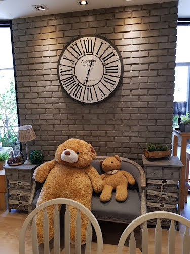 Comentarii opinii despre So Far So Good By Twins KT