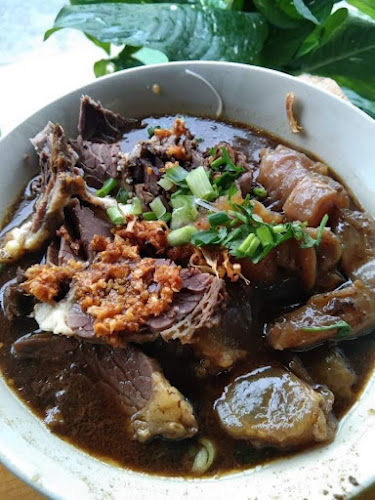 Comentarii opinii despre ก๋วยเตี๋ยวเนื้อเอ็นแก้วฉลองภูเก็ต