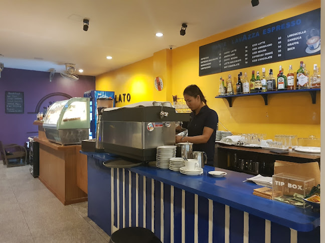 Cafe Lavazza Lukkan Mansion - การบริการอาหารและที่พัก