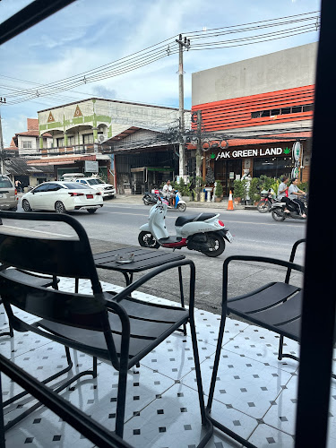 TheCaffeine.Samui - การบริการอาหารและที่พัก