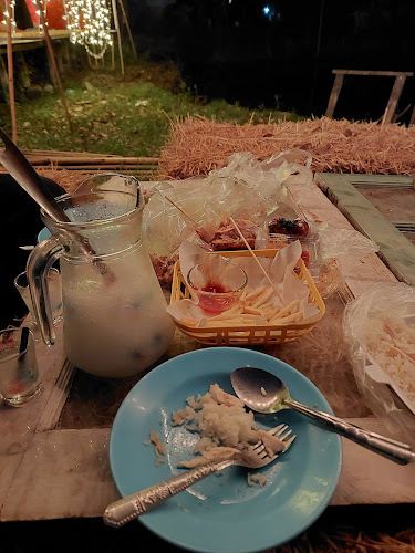 ร้านส้มเเข่ว-เปรี้ยวปาก - การบริการอาหารและที่พัก