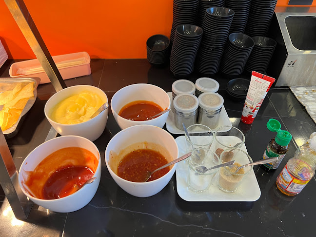 ซุปตาร์ชาบู สาขาอุบลสแควร์ - การบริการอาหารและที่พัก