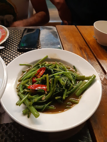 Thai smile 2 Restaurant - การบริการอาหารและที่พัก