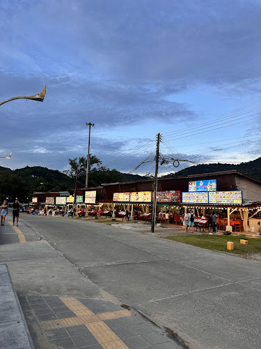 Opinii despre Family Seafood în อำเภอเมืองภูเก็ต - การบริการอาหารและที่พัก