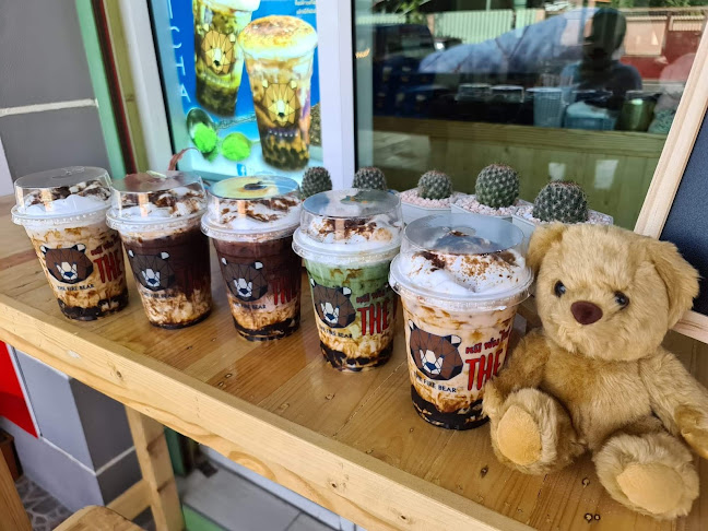 หมีพ่นไฟ เวทีมวยอ้อมน้อย - การบริการอาหารและที่พัก