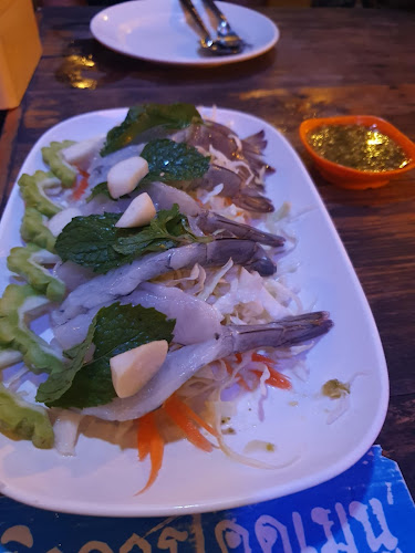 Opinii despre สถานีหม้อดิน(เพื่อชีวิต) în อำเภอศรีราชา - การบริการอาหารและที่พัก