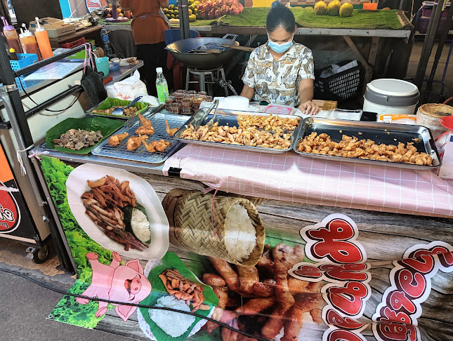 Opinii despre ตลาดแม่สมปอง Sompong Fresh Market în อำเภอถลาง - การบริการอาหารและที่พัก