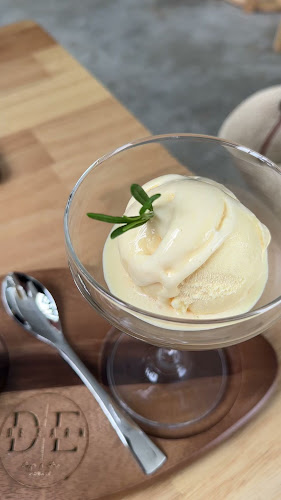 Comentarii opinii despre De Earn Cafe and Bar Phuket