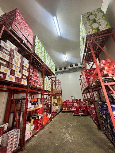 โกดังผลไม้ PCT - การบริการอาหารและที่พัก