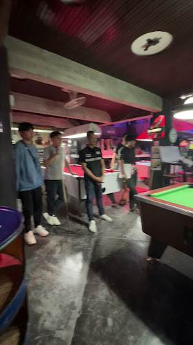 Rich Club - การบริการอาหารและที่พัก