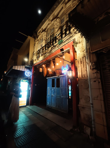 เจริญกรุง ภูเก็ต - การบริการอาหารและที่พัก