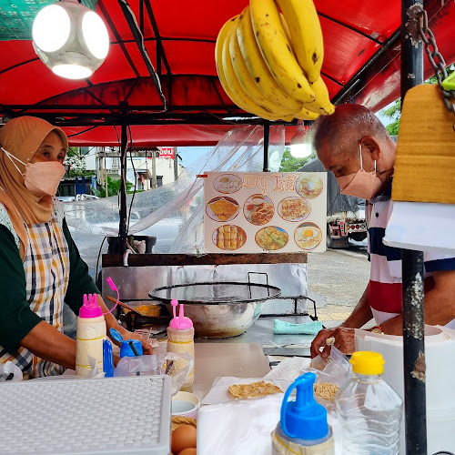 ตลาดเช้าหน้าโรงไฟฟ้า - การบริการอาหารและที่พัก