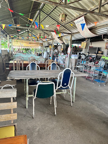 ร้านอาหารเฟื่องฟ้าปลาแม่น้ำ