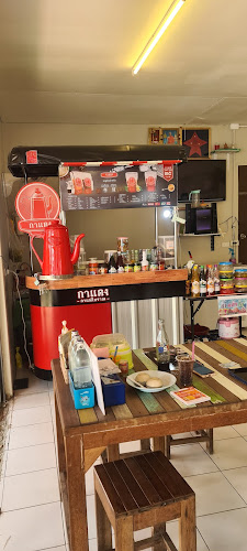 ร้านกาแฟโบราณ กาแดง สาขาตลาดสมบัติบุรี