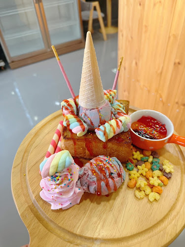 ปังสวรรค์ เบเกอรี่ - การบริการอาหารและที่พัก