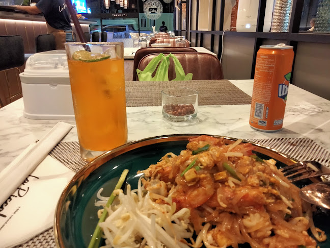 ลา พิคโคล่า คาเฟ่ แอนด์ เรสเตอรรอง - การบริการอาหารและที่พัก