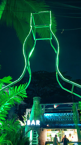 Bottle Bar Phuket - การบริการอาหารและที่พัก