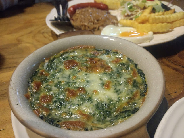 Home Café - การบริการอาหารและที่พัก