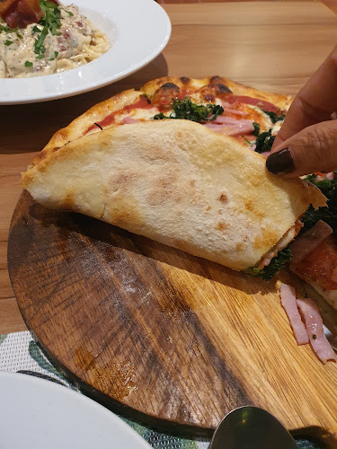 Sapori​ Italian Restaurant - การบริการอาหารและที่พัก