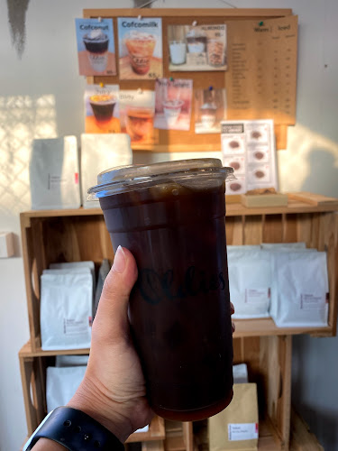 Jitphirom Coffee Roastery (Oldies) - การบริการอาหารและที่พัก