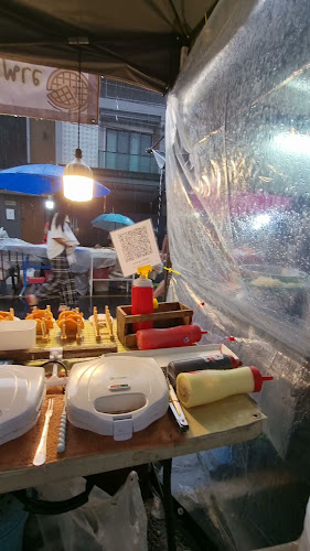 ตลาดนัด ถนนคนเดิน สถานี 2 - การบริการอาหารและที่พัก