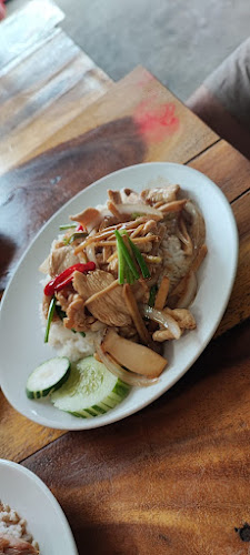 Comentarii opinii despre ร้านโกชา ชายสี่ กมลา