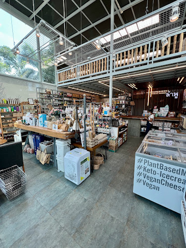 130, 39 M.4, ตำบล มะเร็ต อำเภอเกาะสมุย สุราษฎร์ธานี 84310