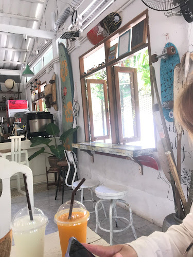 Opinii despre รื่นรมย์-Reun-Rom în เมือง - การบริการอาหารและที่พัก