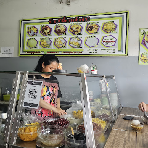 เจ๊ เนี้ยว บัวเกี้ย เจ้าเก่า นครสวรรค์ - การบริการอาหารและที่พัก