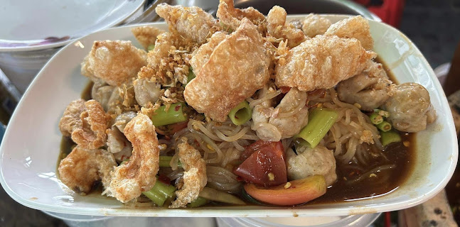 Opinii despre บ้านยำ 30 อ่าวอุดม în อำเภอศรีราชา - การบริการอาหารและที่พัก