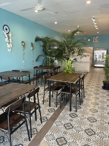 Angels Coco Bread - การบริการอาหารและที่พัก