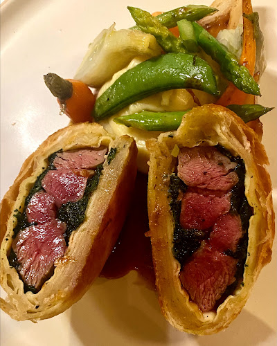 Cafe des Amis - การบริการอาหารและที่พัก