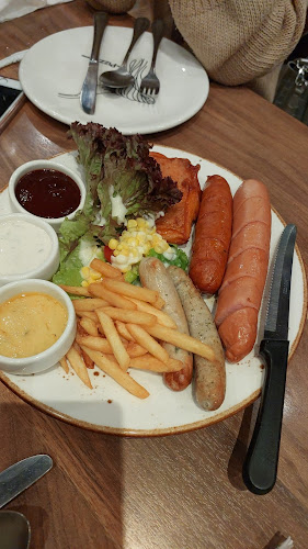 The Pizza Company (Coliseum Phuket) - การบริการอาหารและที่พัก