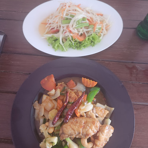 ยำเจ้ดันกะตะ&หม่าล่า - การบริการอาหารและที่พัก