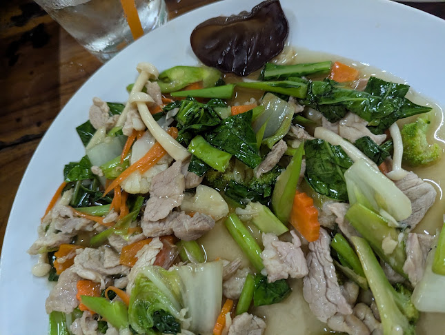 Opinii despre MAMA Thai Food Restaurant în อำเภอเมืองภูเก็ต - การบริการอาหารและที่พัก