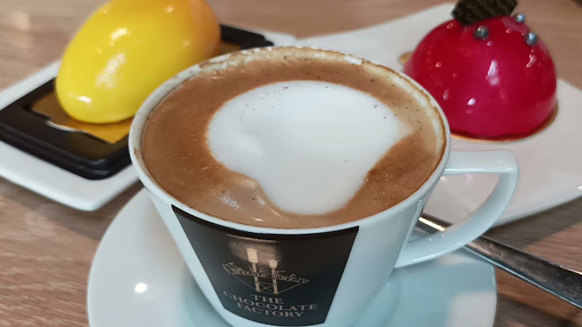 Chocolate Factory Pattaya Parking - การบริการอาหารและที่พัก