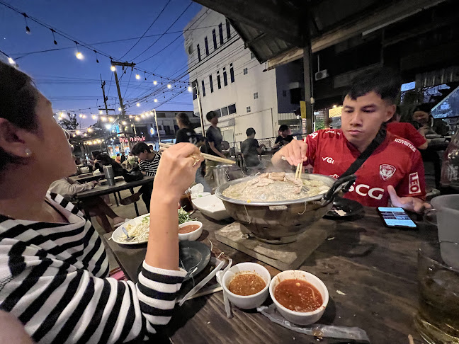 เติบ หมูกระทะ - การบริการอาหารและที่พัก