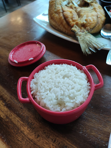 Orange House Cafe Pattaya (ตำหลายคาเฟ่ พัทยา) - การบริการอาหารและที่พัก