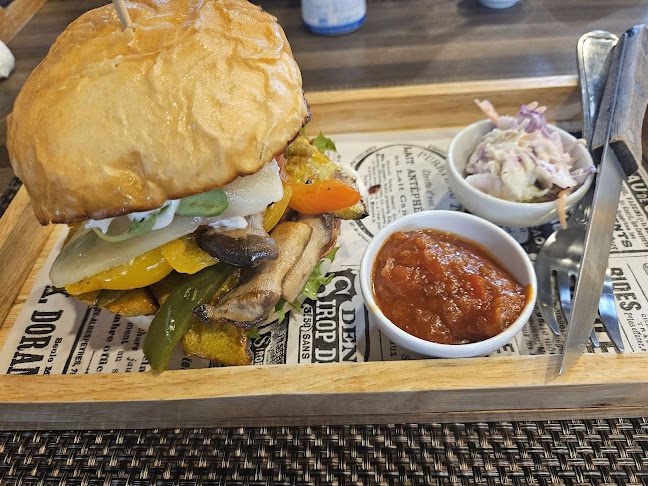 HASH Burger and More - อำเภอเมืองภูเก็ต