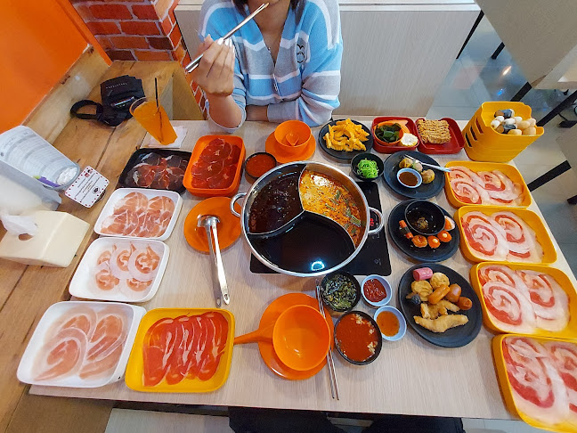 เฟรนด์ชาบู & บีบีคิว - การบริการอาหารและที่พัก