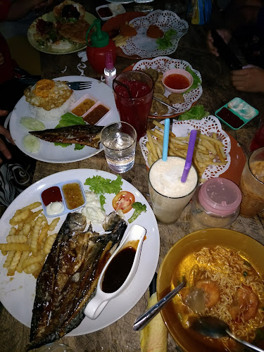 Comentarii opinii despre Lazio Cafe / ร้านสเต็กและเครื่องดื่มฮาลาล